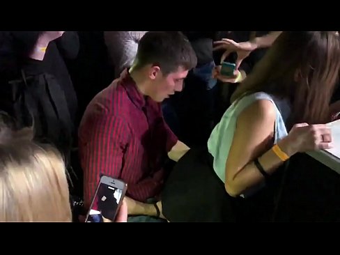 ❤️ Quan hệ tình dục thực sự trong một hộp đêm ở Nga. 18 tuổi cô gái Nga trong hậu môn và âm đạo bị đụ trong hộp đêm ❤❌  Porn video  tại chúng tôi